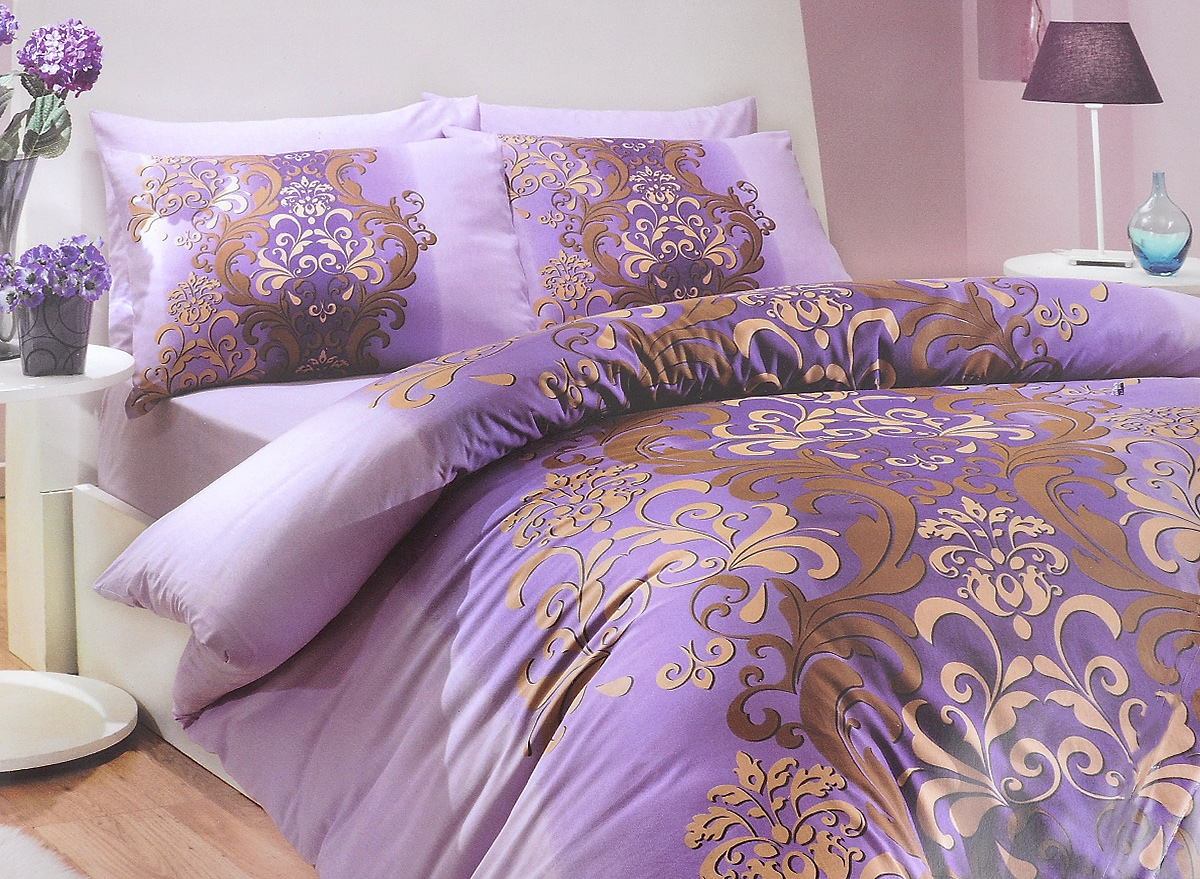 Комплект белья Hobby Home Collection Almeda, евро, наволочки 50x70, 70x70, цвет: фиолетовый1501000206 Комплект белья Hobby Home Collection Almeda, евро, наволочки 50x70, 70x70, цвет: фиолетовый1501000206Комплект белья Hobby Home Collection Almeda состоит из простыни, пододеяльника и 4 наволочек. Белье выполнено из ранфорса - это ткань из 100% натурального хлопка, которая легко стирается, практичнее льна, подстраивается под температуру воздуха - зимой на таком белье тепло, летом - прохладно. Мягкость и нежность материала создает чувство комфорта и защищенности. У хлопка хорошая проводимость тепла, поэтому постельное белье из него может надолго оставаться свежим. Постельное белье с оригинальными дизайнами станет отличным выбором для людей, стремящихся всегда быть стильными.