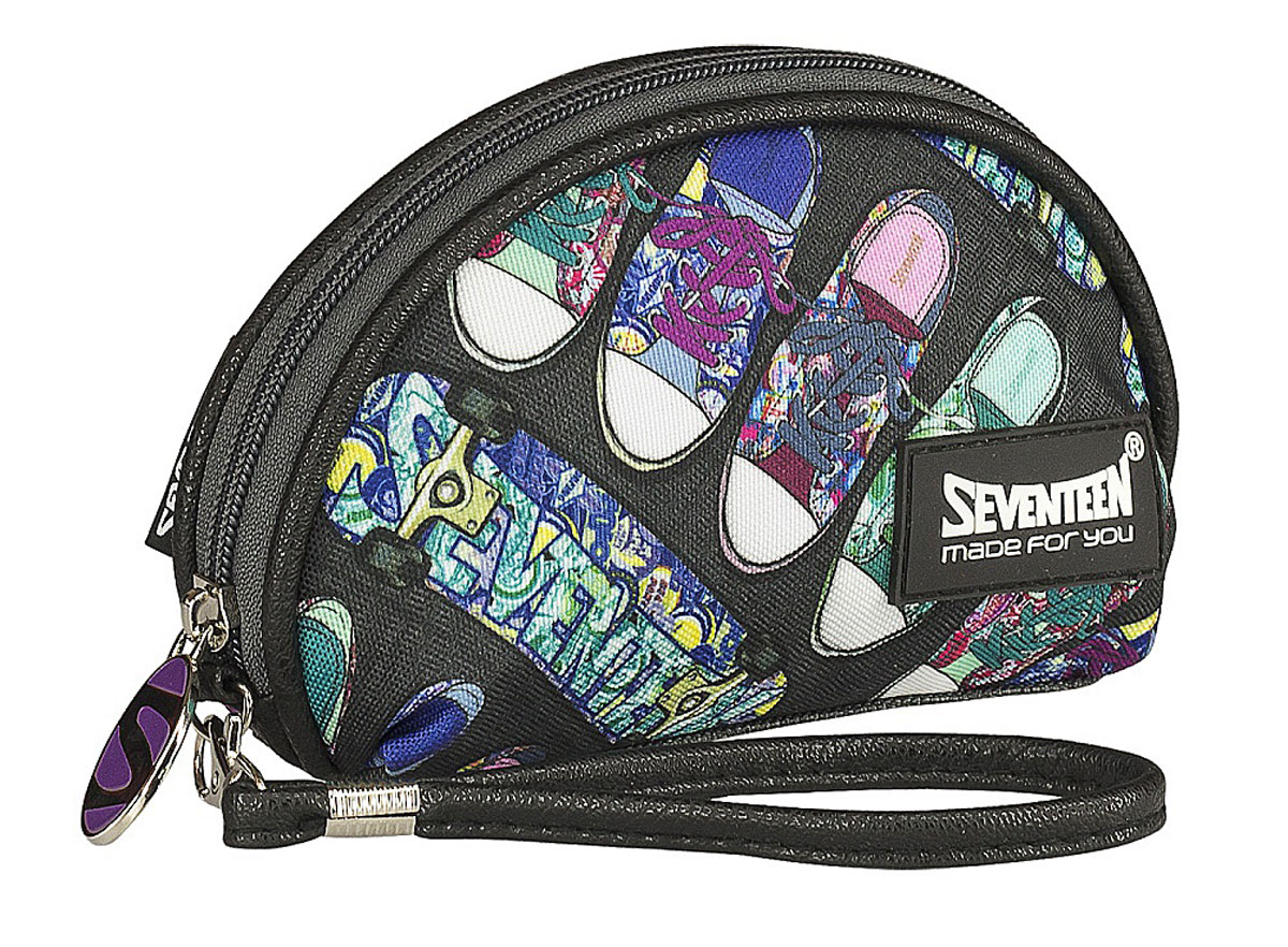 Seventeen Косметичка детскаяSVCB-RT1-4041 Seventeen Косметичка детскаяSVCB-RT1-4041Удобная и компактная косметичка Seventeen понравится любой маленькой моднице. Косметичка состоит из одного отделения и застегивается на пластиковую молнию. Косметичка оформлена яркими рисунками с кедами и скейтбордами. Изделие дополнено держателем на запястье из искусственной кожи. Держатель оборудован металлическим карабином, благодаря чему он легко снимается с косметички. Косметичка Seventeen станет незаменимым аксессуаром для юных красавиц.