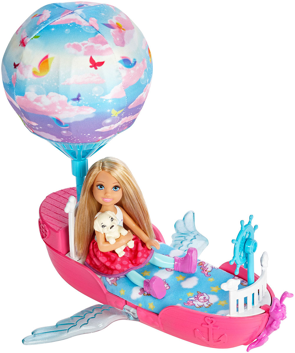 Barbie Игровой набор с мини-куклой Волшебная лодкаDWP59 Barbie Игровой набор с мини-куклой Волшебная лодкаDWP59Отправьтесь в путешествие вместе с куклой Челси в волшебной лодке! Кровать куклы превращается в воздушный шар. Прокатите игрушку вперед, чтобы увидеть, как раскрываются крылья и крутится воздушный шар. Кукла Челси может управлять полетом у рулевого колеса или сладко спать под одеялом (входи в набор). Челси одета в яркий наряд и фиолетовые ботиночки. Она готова отправиться в мир грез вместе со своим щеночком! Волшебная лодка из серии Dreamtopia будто прилетела прямиком из сна! Не упустите шанс порадовать своего ребенка таким замечательным подарком!