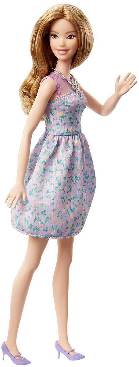 Barbie Кукла Игра с модой Lovely in LilacFBR37_DVX75 Barbie Кукла Игра с модой Lovely in LilacFBR37_DVX75Великолепная кукла Barbie Fashionistas порадует вашу малышку и доставит ей много удовольствия от часов, посвященных игре с ней. Барби готова сразить всех наповал своей ослепительной красотой! У Барби милая улыбка и длинные распущенные волосы. На куколке платье приталенное платье лилового цвета с цветочным принтом. Верх платья декорирован прозрачной вставкой. На ногах - туфельки в тон платью на каблучках. Завершает стильный образ оригинальное колье. В таком наряде можно появиться на модной вечеринке или прогуляться по парку с подругами. Порадуйте свою малышку таким великолепным подарком! Каждая кукла Barbie Fashionistas уникальна. Собери их всех!