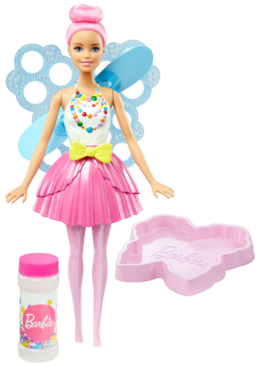 Barbie Кукла Фея Фантастические пузыри цвет волос светло-розовыйDVM94_DVM95 Barbie Кукла Фея Фантастические пузыри цвет волос светло-розовыйDVM94_DVM95Кукла-фея Barbie Фантастические пузыри умеет пускать пузыри из крыльев! Отправляйтесь в царство снов вместе с Barbie и все ваши мечты станут реальностью! Налейте раствор из бутылочки (входит в набор) в лоток в виде бабочки и окуните туда крылья куклы. Потяните за желтую ленточку на талии куклы и наблюдайте за полетом пузырей, которые пускает специальный вентилятор. Кукла одета в белый топ с разноцветными бусами на груди и розовую юбку в тон великолепным волосам. Соберите всех кукол Barbie и аксессуары из линейки Dreamtopia и отпустите мечту в полет!