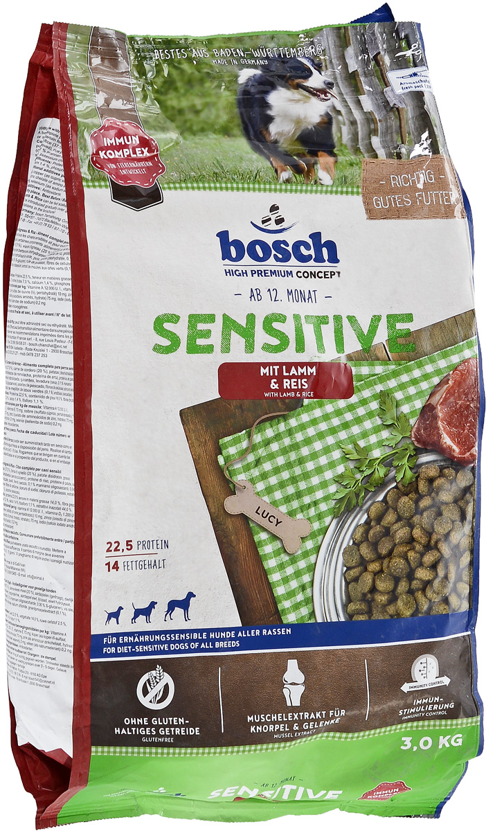 Корм сухой Bosch Sensitive Lamm & Reis для взрослых собак, склонных к аллергии, с ягненком и рисом, 3 кг5520003 Корм сухой Bosch Sensitive Lamm & Reis для взрослых собак, склонных к аллергии, с ягненком и рисом, 3 кг5520003Сухой корм Bosch Sensitive Lamm & Reis с мясом ягненка и рисом - полноценный сбалансированный рацион для взрослых собак склонных к аллергии. Благодаря сочетанию риса и мяса ягненка, имеющего низкий аллергенный потенциал, вероятность непереносимости корма у собак сведена к минимуму. Ингредиенты: рис 37.5%, мука из мяса ягненка мин. 20%, ячмень, животный жир, рисовая клейковина, картофельный протеин, свекольная пульпа, цельное яйцо (дегидратированное), льняное семя, гидролизованное мясо, горошек, пищевые волокна (целлюлоза), дрожжи (дегидратированные), поваренная соль, хлорид калия, мука из мидий, экстракт новозеландского зеленогубчатого моллюска (натуральный продукт для поддержания здоровья соединительной ткани и суставов), порошок цикория. Химический состав: протеин - 22,5%; содержание жира - 14,0%; клетчатка - 2,5%; минеральные вещества - 7,0%; вода - 10,0%, экстрактивные вещества, не содержащие азот - 44,0%. ...