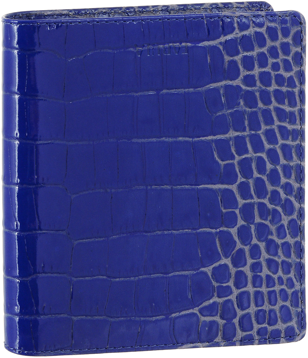 Визитница женская Fabula Croco Nile, цвет: ультрамарин. V.57/1.KRV.57/1.KR ультрамарин Визитница женская Fabula Croco Nile, цвет: ультрамарин. V.57/1.KRV.57/1.KR ультрамаринЖенская визитница Fabula Croco Nile выполнена из высококачественной натуральной кожи с фактурным тиснением под крокодила. Внутри имеется два кармана и блок из двадцати двойных отделений для визиток из прозрачного пластика. Изделие упаковано в фирменную коробку. Такая визитница станет отличным подарком для человека, ценящего качественные и практичные вещи.