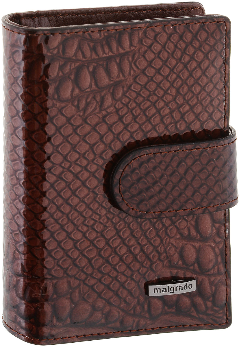Визитница женская Malgrado, цвет: коричневый. 42003-0440342003-04403 Brown Визитница женская Malgrado, цвет: коричневый. 42003-0440342003-04403 BrownСтильная визитница Malgrado выполнена из натуральной лакированной кожи с тиснением под рептилию, оформлена металлической фурнитурой с символикой бренда. Изделие раскрывается пополам и закрывается хлястиком на кнопку. Внутри расположены: два боковых кармана, один из которых дополнен вставкой из пластика, и блок на двадцать файлов для визиток. Изделие поставляется в фирменной упаковке. Визитница Malgrado станет отличным подарком для человека, ценящего качественные и практичные вещи.