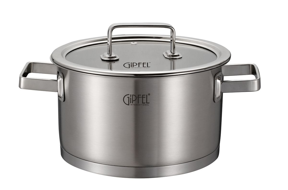 Кастрюля Gipfel Nulla, с крышкой, диаметр 24 см1848 Кастрюля Gipfel Nulla, с крышкой, диаметр 24 см1848Посуда Gipfel изготовлена только из качественных, экологически чистых материалов. Также уделяется особое внимание дизайну продукции, способному удовлетворять вкусы даже самых взыскательных покупателей. Сталь 8/10, из которой изготавливается посуда и аксессуары Gipfel, является уникальной. Она отличается высокими эксплуатационными характеристиками и крайне устойчива к физическим воздействиям. Сложно найти более подходящий для создания качественной кухонной посуды материал. Отличительной чертой металлической посуды, выполненной из подобной стали, является характерный сероватый оттенок поверхности и особый блеск. Преимущественной особенностью технологии является многослойное дно посуды, которое распределяет тепло по всей поверхности и позволяет сократить время приготовления пищи. Следует также отметить, что в посуде Gipfel можно готовить без воды и соли. Это позволяет приготовить более здоровую пищу.