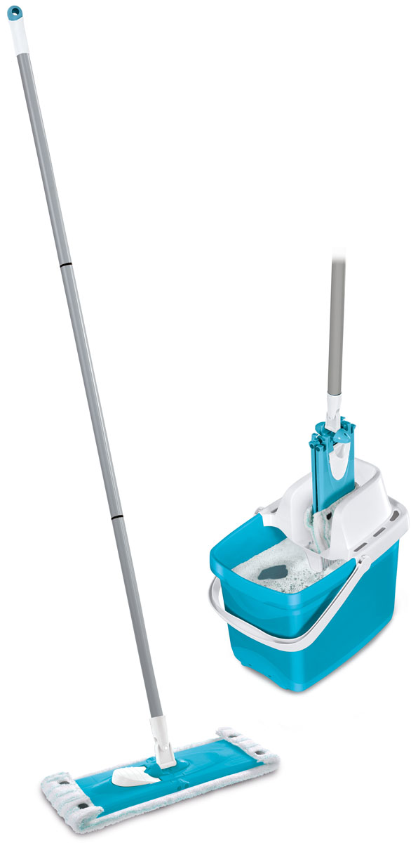 Комплект для уборки Leifheit Combi Clean, цвет: голубой, 3 предмета52063 Комплект для уборки Leifheit Combi Clean, цвет: голубой, 3 предмета52063Комплект Leifheit Combi Clean состоит из ведра с сеткой для отжима, швабры Twist с возможностью вращения и насадки-тряпки Micro Duo. Такой комплект станет отличным вариантом для быстрой и качественной уборки. Особая структура поверхности насадки с разноуровневыми волокнами обеспечивает глубокую очистку гладких поверхностей и всех встречающихся неровностей: впадин, зазоров, микротрещин. При этом специфическое расположение насадки на платформе позволяет одновременно удалять загрязнения из углов и с плинтусов. Шарнирное соединение платформы и рукоятки предоставляет возможность выбора наиболее удобного наклона ручки в ходе уборки, что требуется при мытье труднодоступных мест. Простое и удобное использование отжимного устройства избавляет от необходимости постоянно нагибаться и позволяет сохранить руки сухими и чистыми. Длина платформы: 33 см
