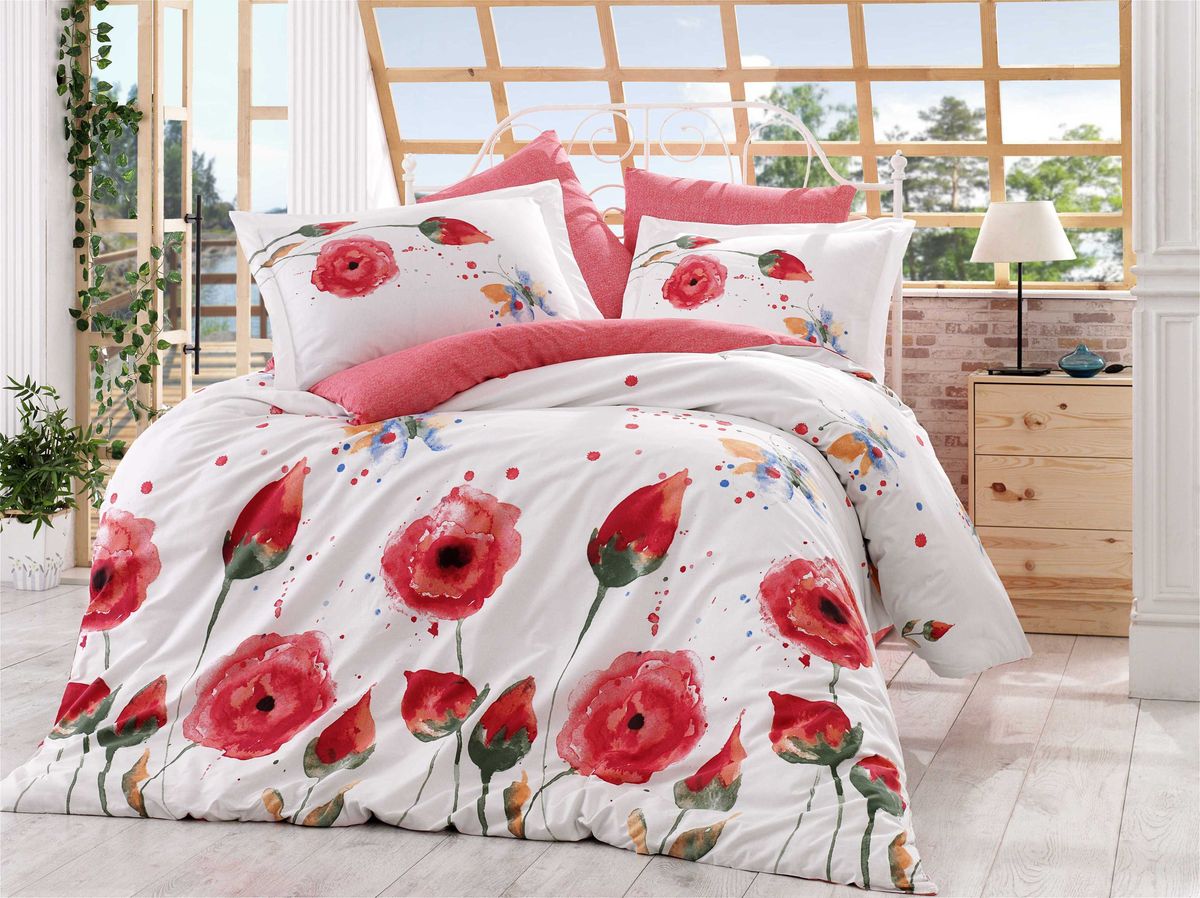 Комплект белья Hobby Home Collection Veronika, евро, наволочки 50x70, 70x701501000930 Комплект белья Hobby Home Collection Veronika, евро, наволочки 50x70, 70x701501000930Комплект белья Hobby Home Collection состоит из простыни, пододеяльника и 4 наволочек. Белье выполнено из поплина - это ткань из 100% натурального хлопка. По легенде этот материал впервые произвели во французской резиденции Папы Римского, городе Авиньон. За это ткань назвали поплином, что означает папский. По своим характеристикам она напоминает бязь, однако, на ощупь гораздо более мягкая и гладкая. Прекрасные потребительские качества обеспечили поплину популярность у розничного покупателя: ткань не выцветает и не мнется, ее можно не гладить вообще; не линяет и не деформируется при стирке до сорока градусов; на 100% состоит из натуральных хлопковых волокон.