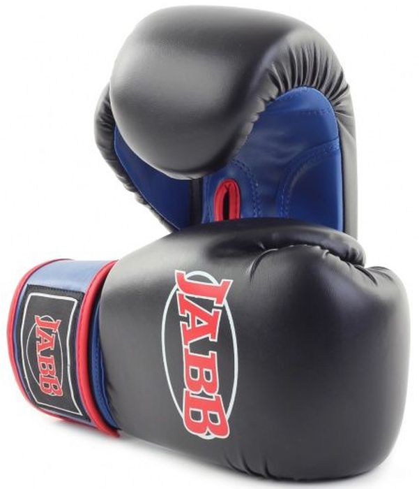 Перчатки боксерские Jabb JE-2015, цвет: черный, синий, 10 oz310996 Перчатки боксерские Jabb JE-2015, цвет: черный, синий, 10 oz310996Застежка: Эластичный манжет на липучке Velcro Материал: искусственная кожа Наполнитель: ударопоглощающая высокотехнологичная формованная IMF пена Внутренний материал: водоотталкивающий трикотаж Рекомендованы: для начинающих спортсменов