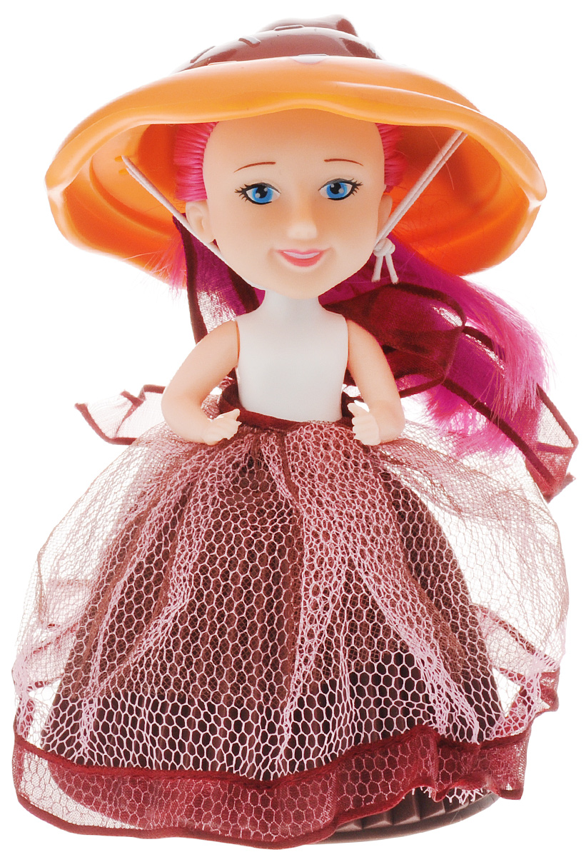 PlayMind Мини-кукла Coco Orange39185B_коричневый, оранжевый PlayMind Мини-кукла Coco Orange39185B_коричневый, оранжевыйМини-кукла PlayMind Coco Orange одета в милое платьице с пышной юбкой и имеет очаровательный аксессуар в виде широкой шляпки. Данная игрушка может принять вид аппетитного кекса, который девочки смогут использовать во время воображаемых чаепитий и игр с детскими кухнями. У куклы длинные волосы, которые можно укладывать в разнообразные прически и заплетать в косички. Игрушка изготовлена из качественных и безопасных материалов.