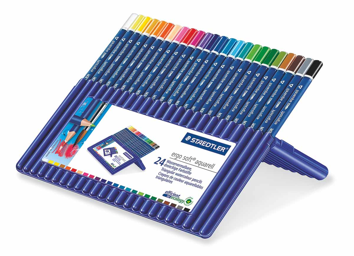 Staedtler Набор акварельных карандашей Ergosoft 24 цвета156SB24 Staedtler Набор акварельных карандашей Ergosoft 24 цвета156SB24Набор цветных карандашей Staedtler Ergosoft трехгранной формы для удобного и легкого письма с акварельным грифелем. В наборе: 24 цвета. Карандаши упакованы в пластиковый футляр, который легко превращается в удобную настольную подставку. Широкий выбор возможностей для рисования - также водой и кистью. С цветными карандашами Ergosoft ваши дети будут создавать яркие и запоминающиеся рисунки.