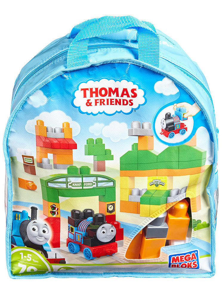Mega Bloks Thomas & Friends Конструктор Приключения на острове СодорDXH56 Mega Bloks Thomas & Friends Конструктор Приключения на острове СодорDXH56Это путешествие по острову Содор с любимым всеми синим паровозиком! Все садимся в поезд! Теперь даже самые юные поклонники Томаса могут посетить знаменитые достопримечательности острова Содор, воплотив в жизнь легендарные места из мира Томаса и его друзья с помощью больших блоков! Соберите Томаса, затем стартуйте со станции Марон и следуйте в Кнэпфорд, прежде чем сделать остановку в мастерской Стимворкс! Созданный специально для маленьких ручек малыша, этот большой набор из 70 строительных блоков позволит строить и перестраивать, воссоздавая различные варианты истории. Когда осмотр достопримечательностей будет завершен, вы сможете убрать элементы конструктора в удобную сумку для хранения!