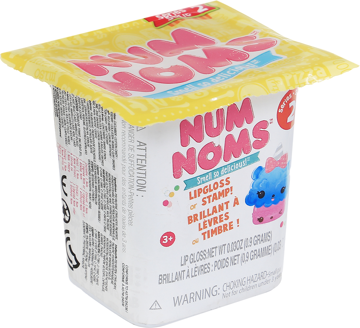 Num Noms Набор фигурок 2 шт542032 Num Noms Набор фигурок 2 шт542032Набор фигурок Num Noms - это уникальная возможность создавать замечательные ароматные композиции из забавных игрушек, изображающих различные вкусности! Каждая фигурка имеет свой вкусный запах, а комбинируя сразу несколько Num Noms, можно получить уникальный и неповторимый блеск для губ! Одной из особенностей этих милых изделий является то, что основа способна передвигаться при нажатии на специальную кнопочку, а это лишь добавит веселья игровому процессу. Набор из двух фигурок Num Noms также включает в себя интересную шапочку Num и основу.
