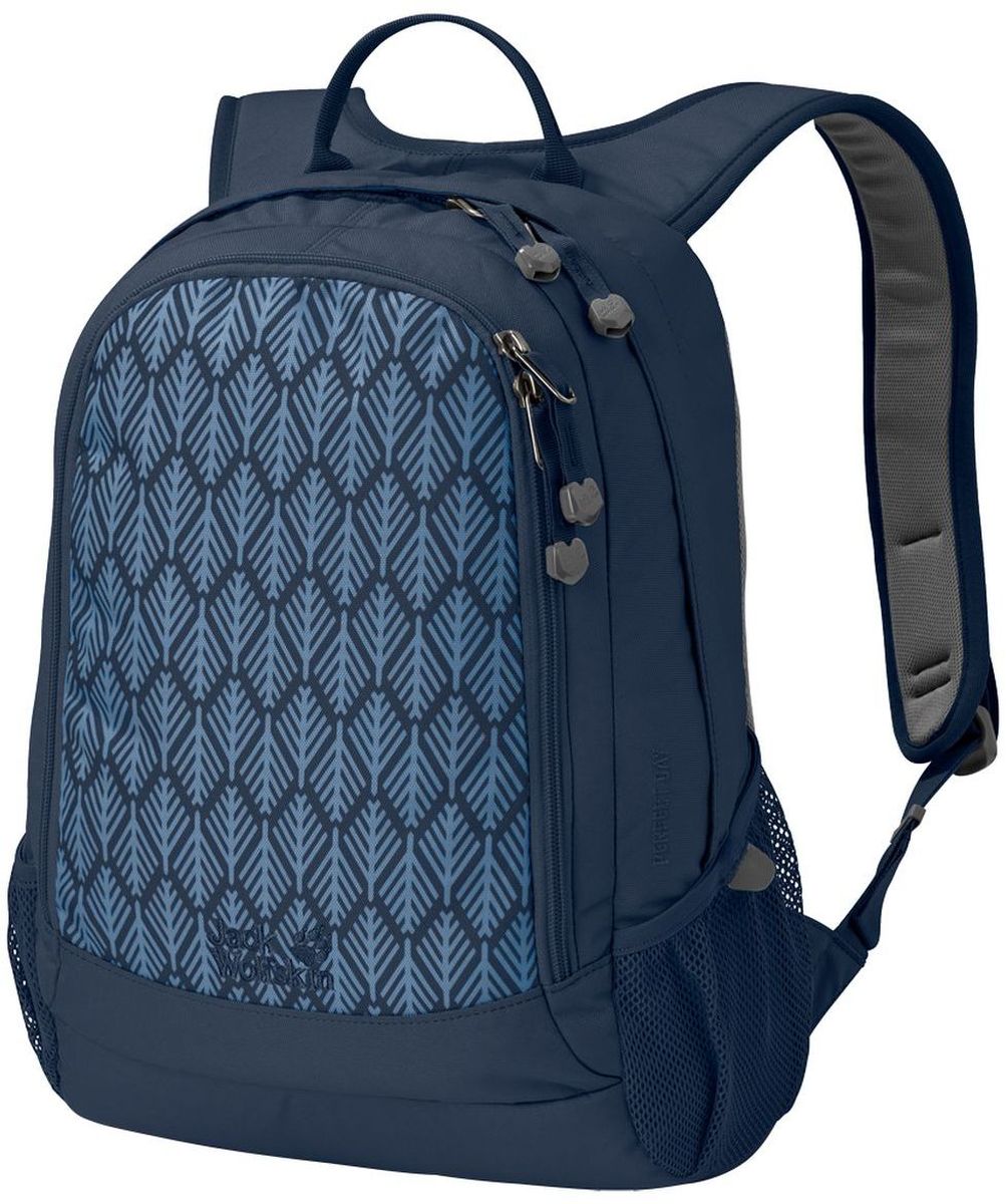 Рюкзак Jack Wolfskin Perfect Day, цвет: синий. 24040-793724040-7937 Рюкзак Jack Wolfskin Perfect Day, цвет: синий. 24040-793724040-7937Удобный классический рюкзак Jack Wolfskin выполнен из прочного износостойкого текстиля. Городской рюкзак подходит не только для коротких прогулок, но и для работы или учебы. Удобная система подвески Snuggle Up, широкие плечевые ремни для удобства и комфорта. Смягчающие подушки на плечевых ремнях для оптимального распределения веса между плечами и частью спины ниже шеи. В основном отделении, широко открывающимся по кругу, разместятся документы формата А4 и книги, а мелкие предметы от флеш-карты до ручки удобно разложить в переднем кармане.