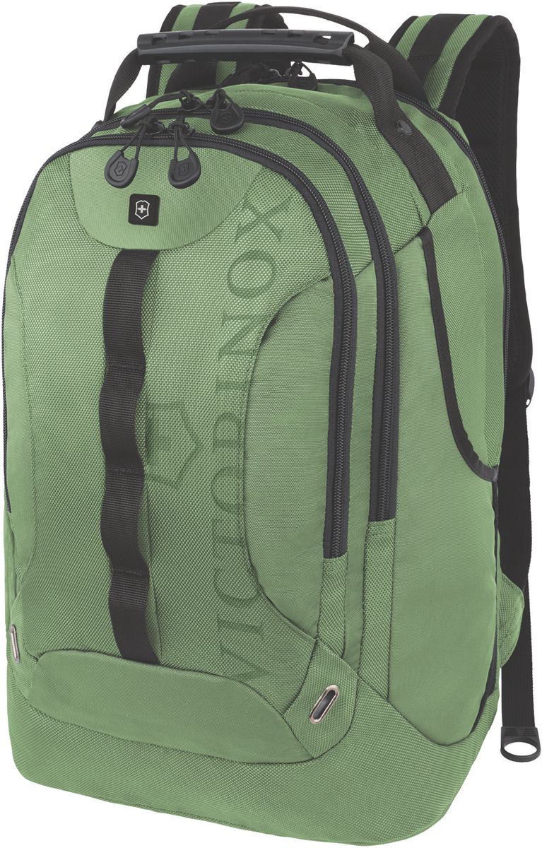 Рюкзак городской Victorinox VX Sport Trooper, цвет: зеленый, 28 л + ПОДАРОК: нож-брелок Escort31105306 Рюкзак городской Victorinox VX Sport Trooper, цвет: зеленый, 28 л + ПОДАРОК: нож-брелок Escort31105306Коллекция VX Sport сочетает в себе культовый дизайн и прочную конструкцию.Основанные на многогранной функциональности,которая присуща оригинальному швейцарскому армейскому ножу,рюкзаки этой коллекции обеспечивают защиту современным технологическим устройствам и многофункциональную организацию вещей таким образом,что вы будете готовы к любой ситуации. VICTORINOX арт. 31105306 РЮКЗАК КЛАССА «ЛЮКС» ДЛЯ НОУТБУКА ДИАГОНАЛЬЮ 16 / 41 СМ С КАРМАНОМ ДЛЯ ПЛАНШЕТА / ЭЛЕКТРОННОЙ КНИГИ 34x27x48 см 1,25 кг 28 л ХАРАКТЕРИСТИКИ И СВОЙСТВА • Мягкое отделение для ноутбука диагональю 16 (41см) с гладкой, устойчивой к механическим повреждениям подкладкой • Мягкий карман для портативного электронного устройства диагональю 10 (25 см) с гладкой, устойчивой к механическим повреждениям подкладкой • Внешняя организационная секция включает в себя карман на молнии по всей длине, карман для хранения электроники, карман для хранения периферийных устройств, сетчатый карман для документов, удостоверяющих...