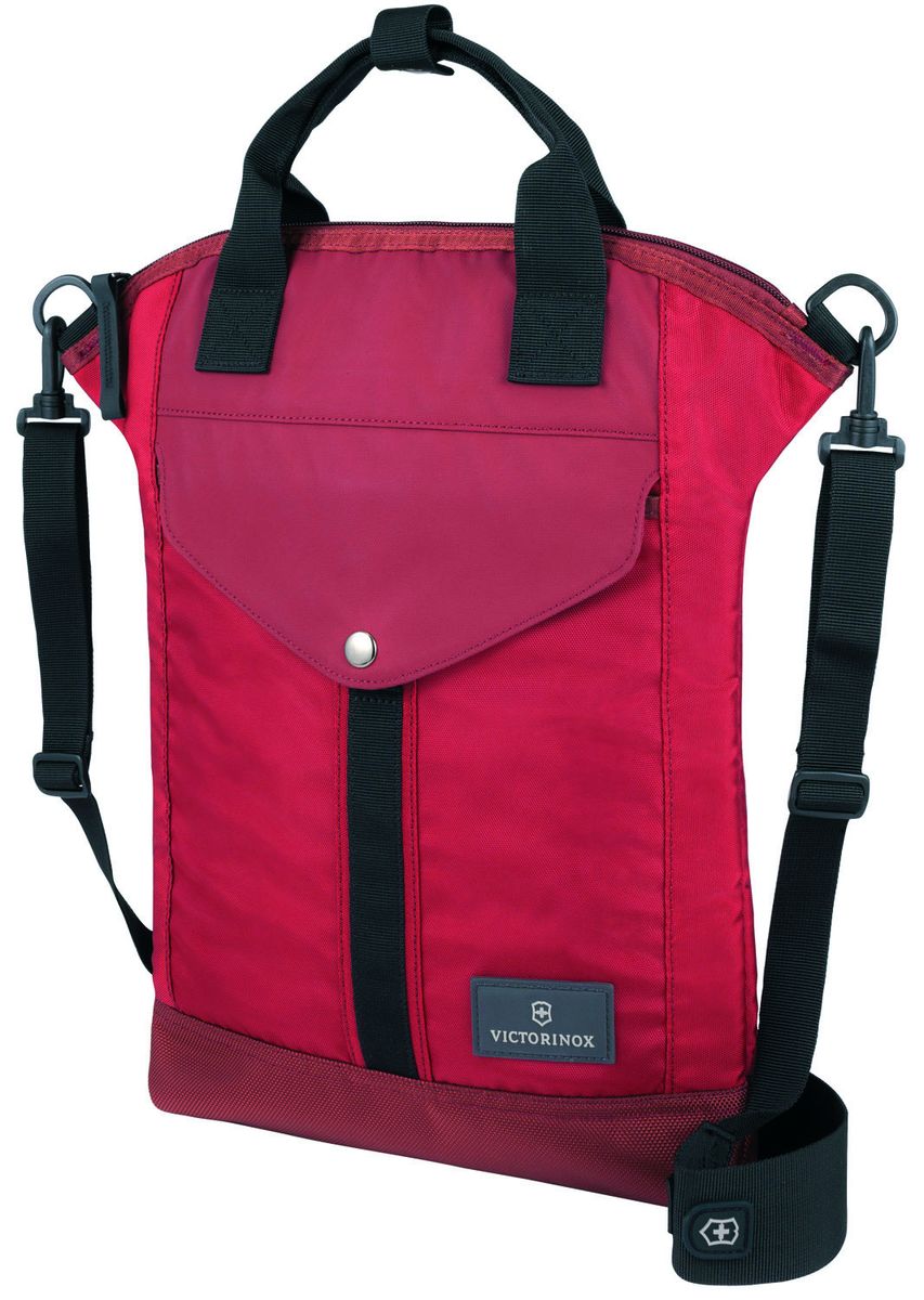 Сумка наплечная Victorinox Altmont 3.0 Slimline Tote, цвет: красный, 7 л32389703 Сумка наплечная Victorinox Altmont 3.0 Slimline Tote, цвет: красный, 7 л32389703Индивидуальность — это то,что отличает вас от любого другого человека,с которым вы сталкиваетесь на улице,в поезде,с которым вы общаетесь в городе.Каждый день вашей жизни — это уникальный опыт,котрый никогда больше не повторится.Коллекция Almont 3.0 создавалась с рачетом на индивидульность. VICTORINOX арт. 32389703 УЗКАЯ ВЕРТИКАЛЬНАЯ СУМКА С ОТДЕЛЕНИЕМ ДЛЯ НОУТБУКА • Узкая и вместе с тем вместительная, эта вертикальная сумка на молнии, созданная с учётом современных технологий, обеспечивает быстрый доступ к предметам первой необходимости • Внутри изделия для дополнительного удобства имеется сетчатый карман на молнии по всей длине • Снаружи сумки размещены фронтальный карман на застёжке и задний скрытый карман на молнии