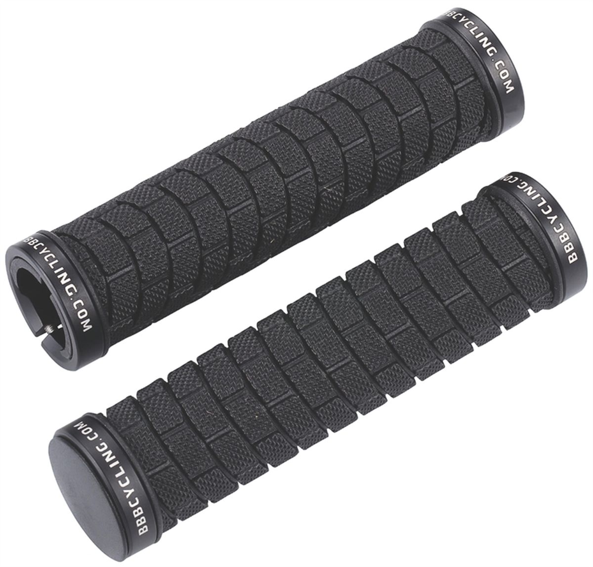 Грипсы BBB DualFix, цвет: черный, 12,8 см, 2 штBHG-31 Грипсы BBB DualFix, цвет: черный, 12,8 см, 2 штBHG-31Грипсы BBB DualFix выполнены из мягкой двухкомпонентной резины. Оснащены алюминиевыми фиксаторами. Текстура на грипсах обеспечивает отличное сцепление. Резьбовые фиксаторы предотвращают проскальзывание грипс на руле. Две заглушки для руля в комплекте. Длина грипс: 12,8 см.