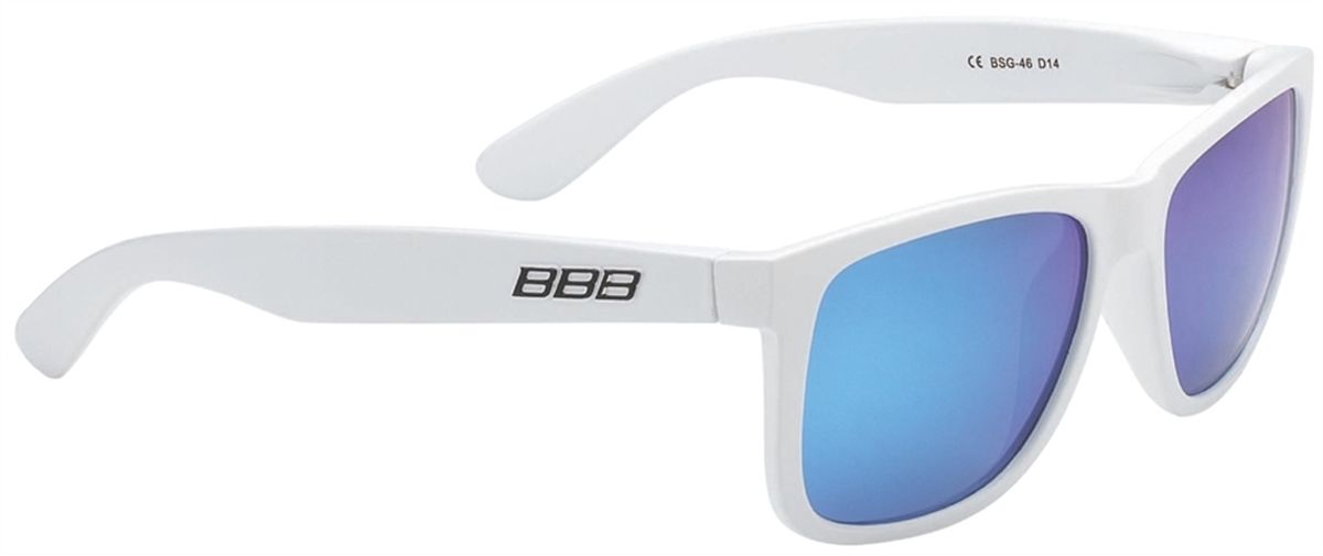 Очки солнцезащитные BBB Street PZ PC MLC Blue Polarised Lenses, цвет: белыйBSG-46 Очки солнцезащитные BBB Street PZ PC MLC Blue Polarised Lenses, цвет: белыйBSG-46Поляризованные линзы уменьшают раздражает, а иногда и опасные блики на поверхности, например на дороге от листьев, деревьев и воды. Идеально, если вы ищете острейший и ясный взгляд. 100% защита от ультрафиолета. Каркас из поликарбоната. Поставляется с чехлом.