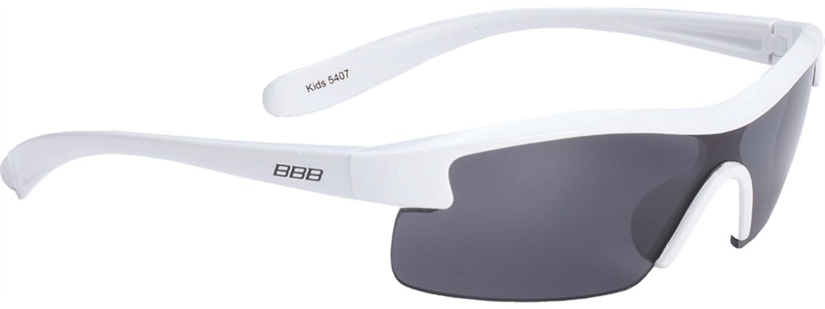 Очки солнцезащитные BBB Kids PC Smoke Lens, цвет: белыйBSG-54 Очки солнцезащитные BBB Kids PC Smoke Lens, цвет: белыйBSG-54Специальные детские очки небольшого размера. Прочная монолитная оправа из поликарбоната. Округлая форма линз обеспечивает защиту от солнца, пыли и ветра. 100% защита от ультрафиолета. Мешочек для хранения в комплекте.