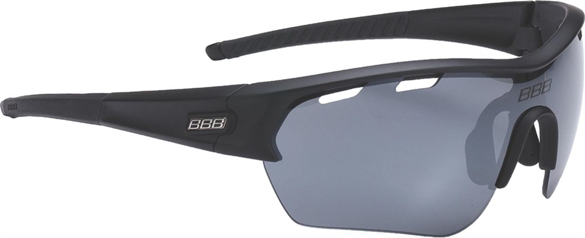 Очки солнцезащитные BBB Select XL PC Smoke Flash Mirror XL Lens Black Tips, цвет: черныйBSG-55XL Очки солнцезащитные BBB Select XL PC Smoke Flash Mirror XL Lens Black Tips, цвет: черныйBSG-55XLОчки с линзами увеличенного размера. Все линзы снабжены специальной системой вентиляции. С внутренней стороны на них нанесено специальное покрытие, предотвращающее запотевание. Всё это способствует отличной работе в условиях высокой влажности и под дождём. На линзу нанесено гидрофобное покрытие. В дождь вода быстро стекает по линзе во время движения. Отдельно доступны разнообразные варианты цветовых схем линз и наконечников дужек. Округлая форма линз обеспечивает оптимальную защиту от солнца, пыли и ветра. 100% защита от ультрафиолета. Высокотехнологичная оправа из материала Grilamid с настраиваемой переносицей. Футляр в комплекте. В комплекте сменные линзы: прозрачные и желтые.