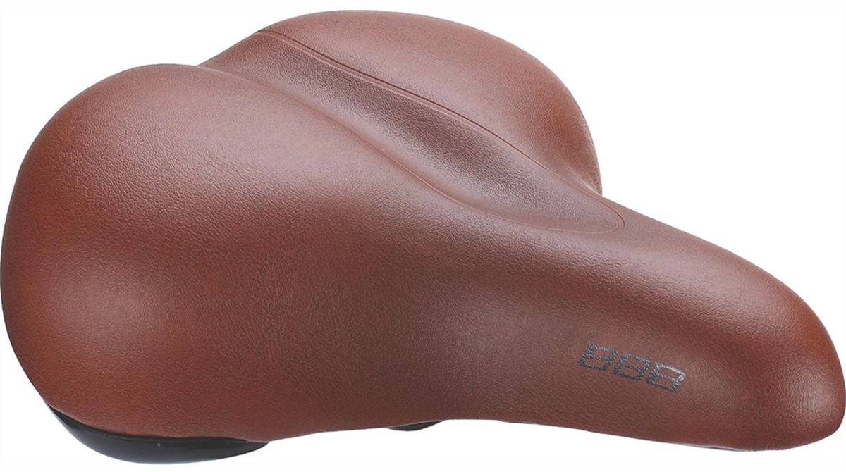 Седло велосипедное BBB BaseShape One Piece Cover, цвет: коричневыйBSD-26 Седло велосипедное BBB BaseShape One Piece Cover, цвет: коричневыйBSD-26BaseShape - седло для городского катания без каки-либо излишних усложнений. Комфортная мягкая подкладка и прочное покрытие из синтетического материала идеально подходит для езды по городу на небольшие расстояния. Седло для городских велосипедов и расслабленного катания. Комфортное водонепроницаемое седло. Размер: 205 х 240 мм (Ш х Д). Подходит как для мужчин, так и для женщин. Вес: 550 грамм. Прочные рельсы со шкалой для точной регулировки. Полипропиленовый каркас и бамперы для дополнительной защиты. Пена средней плотности. Прочное покрытие из искусственной кожи. Водонепроницаемое.