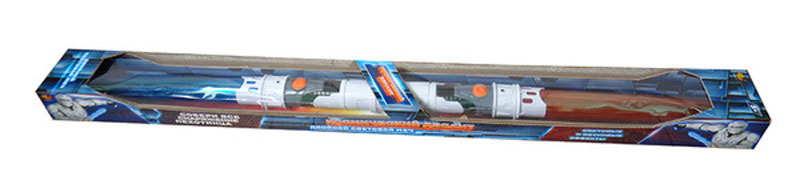 ABtoys Двойной световой меч Космический десантC-00171/DQ-2219 ABtoys Двойной световой меч Космический десантC-00171/DQ-2219Двойной световой меч ABtoys Космический десант, изготовленный из пластика, обладает световыми и звуковыми эффектами. С одной стороны детское оружие имеет синее лезвие, а с другой - красное. Меч космического десантника внешне похож на световой меч из мегапопулярной саги Star Wars, что понравится поклонниками этого фильма. Необходимо купить 4 батарейки напряжением 1,5V типа АА (не входят в комплект).