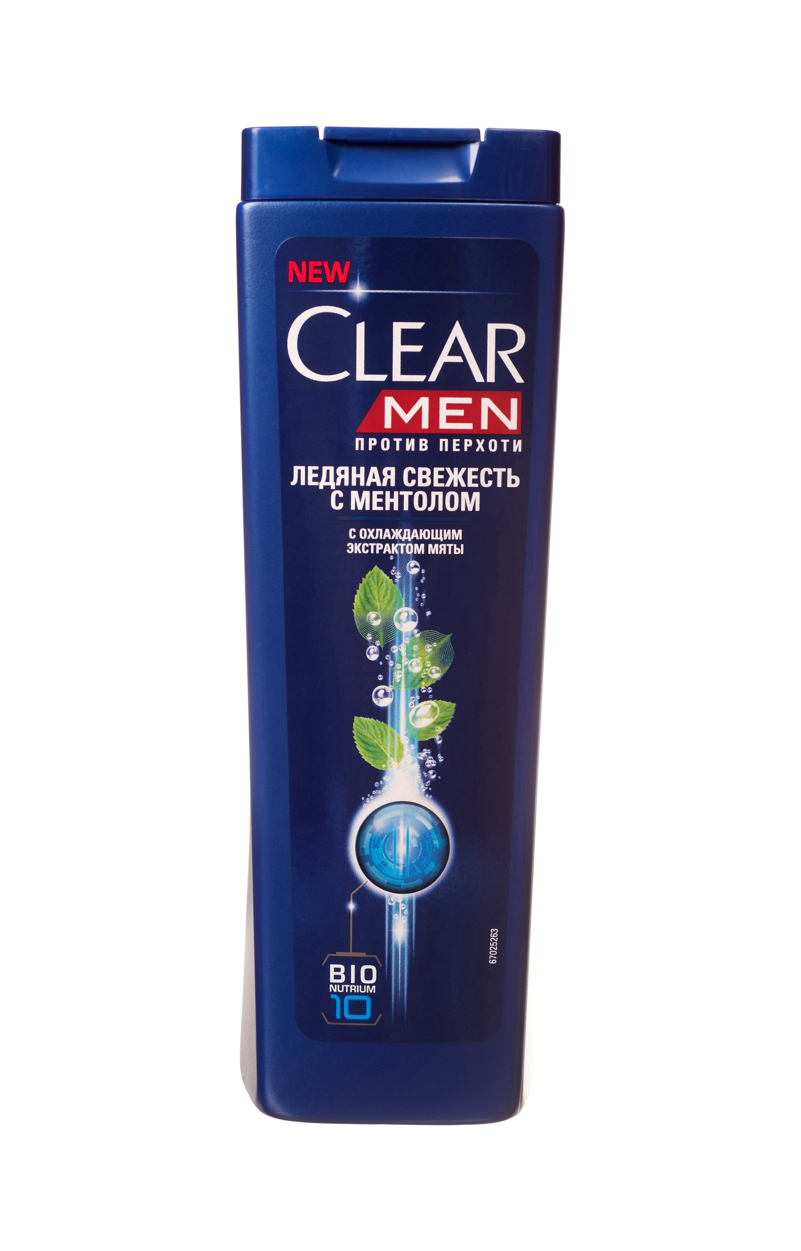 Clear Men Шампунь против перхоти Ледяная свежесть с ментолом 400 мл051750493 Clear Men Шампунь против перхоти Ледяная свежесть с ментолом 400 мл051750493Созданный специально для мужчин Шампунь Ледяная свежесть с ментолом и эвкалиптом обеспечивает двойное действие: унимает зуд и смягчает раздражение. Комплекс Nutrium 10, входящий в состав шампуня — это насыщенная смесь 10 питательных веществ и растительных активных компонентов. При регулярном применении он активирует естественный защитный слой против перхоти кожи головы, позволяя вам гарантированно защищаться от перхоти.
