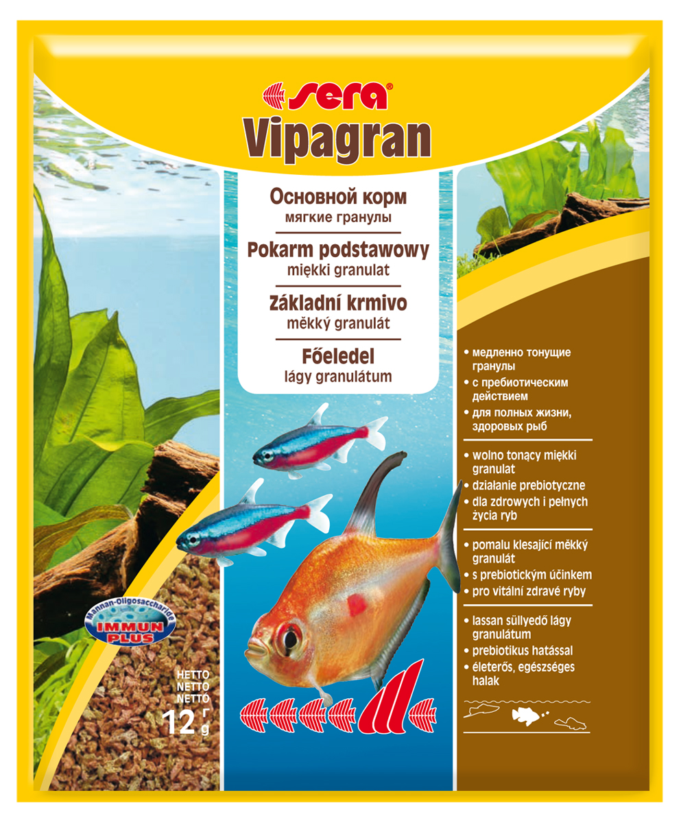 Корм для рыб Sera Vipagran, 12 г0200 Корм для рыб Sera Vipagran, 12 г0200Основной корм, состоящий из медленно тонущих мягких гранул. sera vipagran – популярный основной корм, состоящий из мягких гранул, произведенных путем бережной обработки сырья; предназначен для всех видов рыб, главным образом кормящихся в средних слоях воды. Тщательно подобранные ингредиенты корма с пребиотическим действием способствуют здоровью и жизнестойкости рыб. Медленно тонущие гранулы, надолго сохраняют свою форму в воде, не загрязняя ее, великолепно усваиваются организмом рыб. Благодаря мягкой эластичной структуре частиц этот вкусный сбалансированный корм также подходит для рыб с очень маленьким ртом и узкой глоткой. Ингредиенты: кукурузный крахмал, пшеничная клейковина, рыбная мука, цельный яичный порошок, казеинат кальция, пшеничная мука, рыбий жир (в т.ч. 49% Омега жирных кислот), пивные дрожжи, спирулина, пшеничные зародыши, растительное сырье, люцерна, крапива, петрушка, гаммарус, морские водоросли, паприка, маннанолигосахариды (0,4%), шпинат, морковь, водоросль...