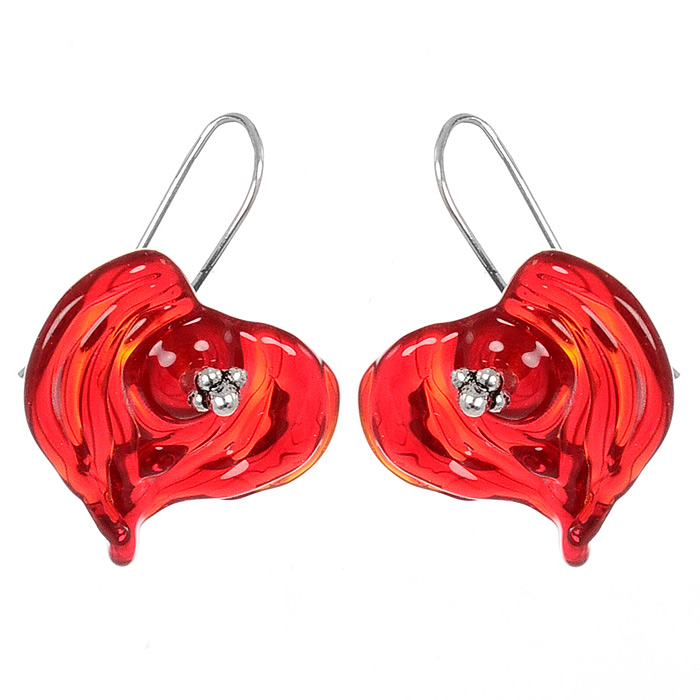 Серьги Эхо любви (Lampwork) Ручная авторская работаER0028 Серьги Эхо любви (Lampwork) Ручная авторская работаER0028Общая длина 3 см. Ширина 2,2 см. Авторская работа. Автор Ольга Букина. Оригинальные серьги, изготовленные из цветного стекла в виде сердечек, позволят вам с легкостью воплотить самую смелую фантазию и создать собственный, неповторимый образ. Красивое и необычное украшение блестяще подчеркнет изящество, женственность и красоту своей обладательницы и поможет внести разнообразие в привычный образ. Можно слышать сердцем, когда слова рождаются в душе. Можно знать и быть уверенным. И расстояние не в счет, будь то квартал или другая сторона планеты. У меня рождается день, твое солнце падает за горизонт, и океан, шипя, принимает его в свои объятья. Совсем не нужен телефон, я знаю, что ты смотришь на алый диск и говоришь со мной. Я слышу твои слова и отвечаю всем сердцем. Это сон наяву, это явь без сна. Это жизнь, в которой у меня есть ты, а у тебя - я. Жизнь, что будет длиться без конца. Каждое украшение выполнено вручную и потому уникально. Ваше украшение...
