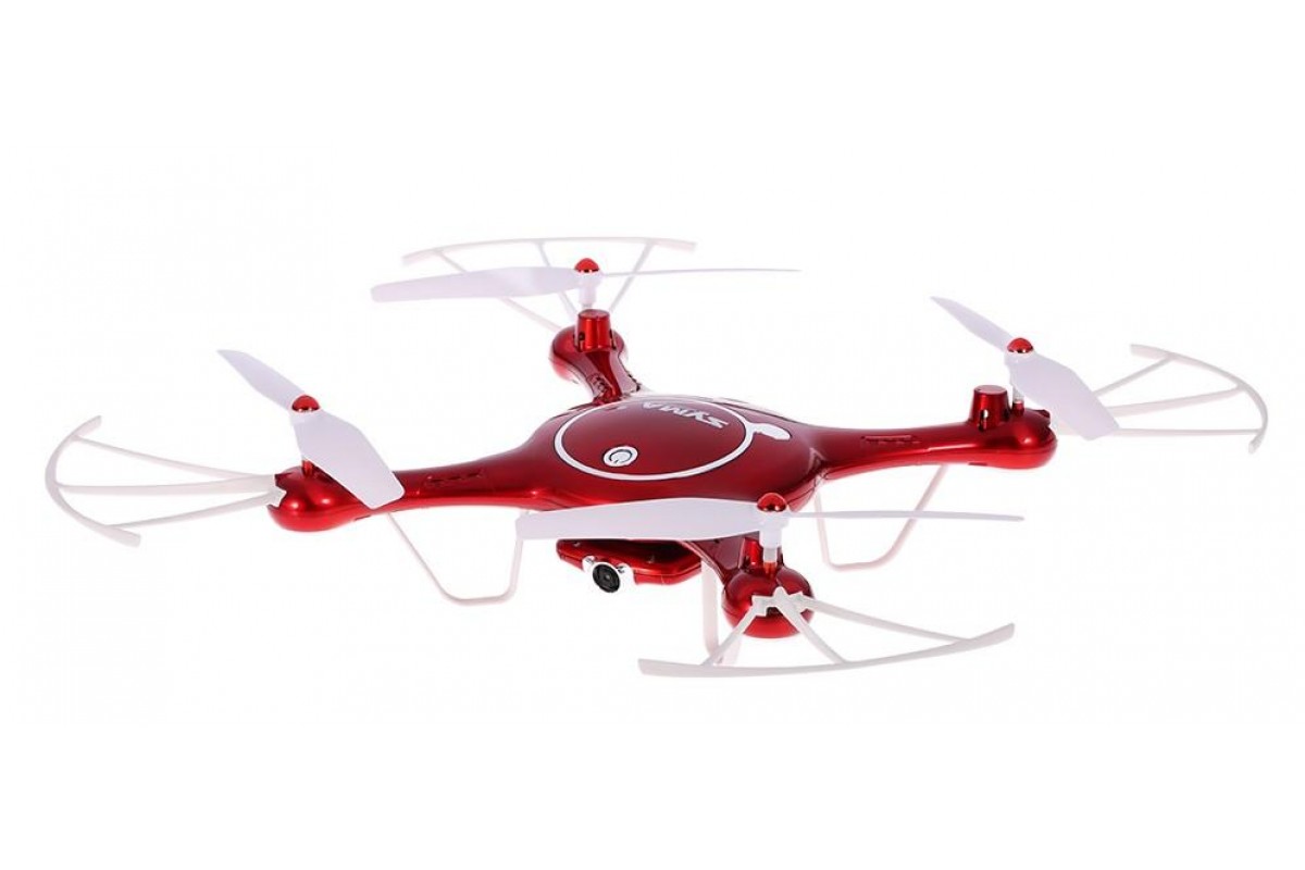 Syma Квадрокоптер на радиоуправлении X5UW цвет красныйX5UW Syma Квадрокоптер на радиоуправлении X5UW цвет красныйX5UWКвадрокоптер Syma X5UW оснащен классическими коллекторными моторами с приводом через шестерню, потенциала достаточно для уверенного полета. За счет немалых несущих винтов сила тяги значительно увеличена, что существенно добавляет динамичности квадрокоптеру. Syma X5UW показает хорошую работу 6-ти осевого гироскопа, ветроустойчивый. К управлению привыкать не придется долго, отклик квадрокоптера на работу стиков прогнозируемый, новички оценят. У квадрокоптера доступны 2-а режима активности (low- High). Безупречно отрабатывает флипы, авто взлет, зависание и авто посадку. Наличие функции возврат в точку взлета не может не радовать. Полет по заранее заданному маршруту на удивление работает без GPS.