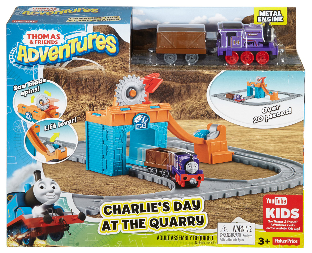 Thomas & Friends Железная дорога Паровозик Чарли за работойFBC59 Thomas & Friends Железная дорога Паровозик Чарли за работойFBC59Соедини паровозик Чарли с вагоном с помощью специального пластикового крюка, а затем прокати его под аркой с пилой! Поверни рычаг на арке и смотри, как крутится пила, а куски породы спускаются в погрузчик! Подставь вагон под погрузчик и выгрузи породу прямо в вагон! Набор Приключения Томаса и его друзей с литым паровозиком. Паровозик и вагон соединяются пластиковым крюком. Когда рычаг опущен, пила крутится, а куски породы съезжают вниз в погрузчик. Набор совместим с любым паровозиком из серии Приключения Томаса и его друзей.