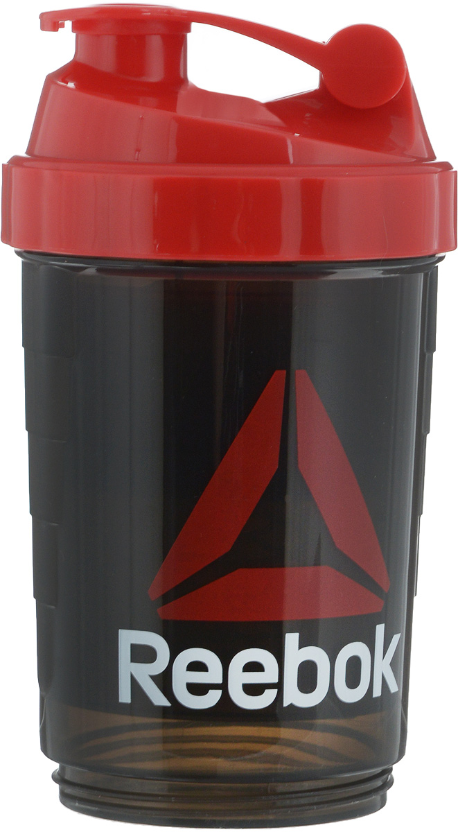 Шейкер Reebok Os Shaker, цвет: красный, черный, 750 млAJ6640 Шейкер Reebok Os Shaker, цвет: красный, черный, 750 млAJ6640Шейкер Reebok Os Shaker изготовлен из 100% полиэтилена. Закручивающаяся крышка снабжена специальным клапаном. Изделие оснащено двумя емкостями для хранения порошков, кусочков фруктов или ягод, чтобы добавить в коктейль, и отсеком с тремя ячейками для хранения таблеток. Шейкер предназначен для холодных напитков и приготовления белковых или углеводных коктейлей. Для наилучшего смешивания компонентов в комплекте имеется шар-венчик, выполненный из нержавеющей стали. На внешней стенке изделия нанесена мерная шкала и поле для записи имени. С помощью этого шейкера вы сможете приготовить смешанный напиток у себя дома. Диаметр шейкера (по верхнему краю): 9 см. Высота шейкера (с учетом крышки): 17 см. Размер емкостей: 8 х 8 х 4,5 см; 8 х 8 х 5,5 см. Размер отсека: 7 х 7 х 3 см. Размер шара-венчика: 5 х 5 х 4 см.