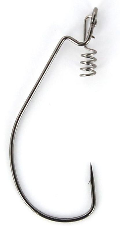 Крючки офсетные Yoshi Onyx Offset Hook Long Big Eye, with Spring 2/0, 5 шт97450 Крючки офсетные Yoshi Onyx Offset Hook Long Big Eye, with Spring 2/0, 5 шт97450Удлиненные офсетные кованные крючки Yoshi Onyx Offset Hook Long Big Eye с химической заточкой выполнены из высококачественной стали. Но острота и прочность это не главные их достоинства. Во-первых, крючки спроектированы с увеличенным ушком, благодаря чему, теперь не придется тщательно выбирать для них разборный груз. Даже самая толстая проволока любой чебурашки с легкостью пройдет в ушко. Это обеспечит подвижность и легкость шарнирного монтажа. А во-вторых, производитель положил в упаковку еще и волшебный бонус - пружинки для монтажа силиконовых приманок. Пружинки нужны для того, чтобы при поклевках приманка, как это частенько бывает не измочаливалась и не рвалась. Наши эксперты заметили, что при монтаже силикона на пружину, приманка живет в несколько раз дольше, чем при ее классическом монтаже на офсетный крючок.