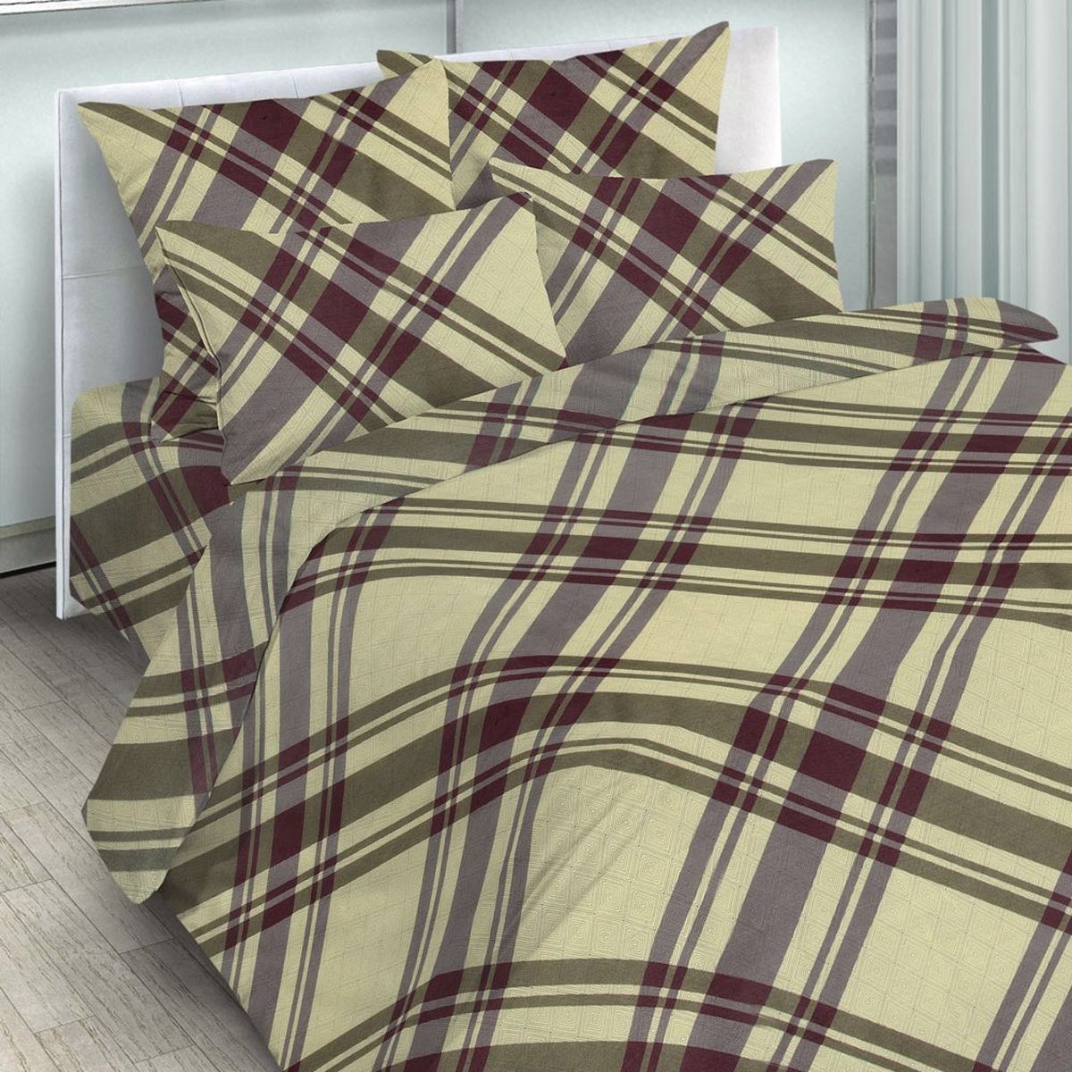 Комплект белья Letto Традиция, евро, наволочки 70x70, цвет: бежевыйB230-6 Комплект белья Letto Традиция, евро, наволочки 70x70, цвет: бежевыйB230-6Серия Letto «Традиция» выполнена из классической российской бязи, привычной для большинства российских покупательниц. Ткань плотная (125гр/м), используются современные устойчивые красители. Традиционная российская бязь выгодно отличается от импортных аналогов по цене, при том, что сама ткань и толще, меньше сминается и служит намного дольше. Рекомендуется перед первым использованием постирать, но не пересушивать. Применение кондиционера при стирке сделает такое постельное белье мягче и комфортней. Пододеяльник на молнии. Обращаем внимание, что расцветка наволочек может отличаться от представленной на фото.