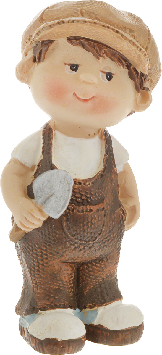 Фигурка декоративная Elan Gallery Мальчик с лопаткой, высота 7,5 см670107 Фигурка декоративная Elan Gallery Мальчик с лопаткой, высота 7,5 см670107Декоративная фигурка Elan Gallery Мальчик с лопаткой, изготовленная из полистоуна, станет необычным аксессуаром для вашего интерьера. Изделие непременно вызовет улыбку и поднимет настроение. Эта очаровательная вещь станет отличным подарком вашим друзьям и близким. Размер фигурки: 3,5 х 4 х 7,5 см.