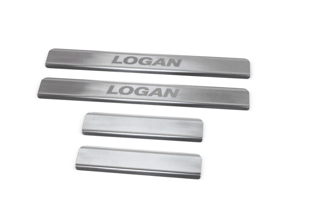 Накладки на пороги Rival для Renault Logan 2014-, 4 штNP.4701.3 Накладки на пороги Rival для Renault Logan 2014-, 4 штNP.4701.3Накладки на пороги RIVAL Накладки на пороги создают индивидуальный интерьер автомобиля и защищают лакокрасочное покрытие от механических повреждений - Использование высококачественной итальянской нержавеющей стали AISI 304. - Надежная фиксация на автомобиле с помощью “фирменного” скотча 3М. - Устойчивое к истиранию изображение на накладках нанесено методом абразивной полировки. - Идеально повторяют геометрию порогов автомобиля. Уважаемые клиенты! Обращаем ваше внимание, что накладки имеют форму и комплектацию, соответствующую модели данного автомобиля. Фото служит для визуального восприятия товара.