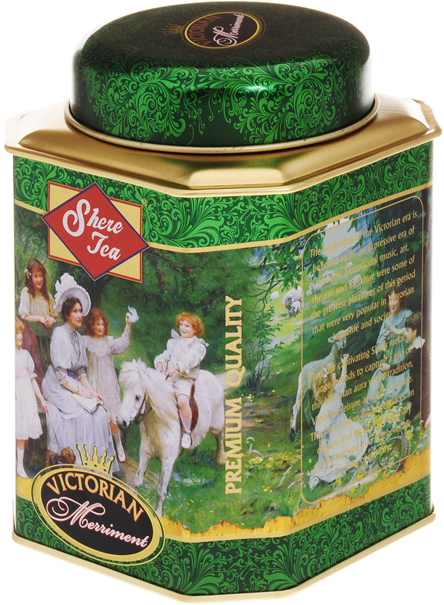 Shere Tea Викторианское веселье чай черный листовой, 250 г4791014009788 Shere Tea Викторианское веселье чай черный листовой, 250 г4791014009788Стандарт РЕКОЕ - ровный крупнолистовой чай, скрученный в форме мелкой гальки. Этот чай состоит из более коротких и более взрослых, чем OP листьев. В сбор идут, как правило, вторые листья от почки. Поэтому в этом чае меньше содержание кофеина, чем в ОР, но зато он имеет более выраженную горчинку во вкусе, что нравится многим любителям чая. Чем более взрослый лист, тем в нем больше танина и дубильных веществ, которые и дают эту самую горчинку. Чай имеет яркий, прозрачный и интенсивный настой. Приятный с терпкостью вкус с хорошо выраженным ароматом. Знак в виде Льва с 17 пятнышками на шкуре - это гарантия Цейлонского Чайного Бюро на соответствие чая высокому стандарту качества, установленному Правительством и упакованному только в пределах Шри-Ланки.