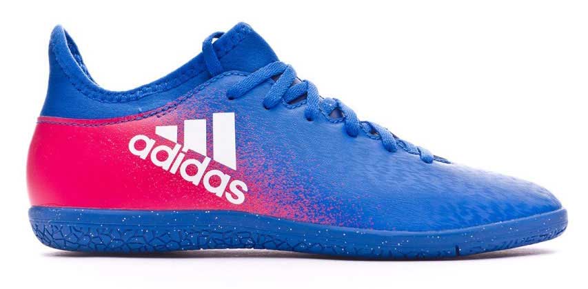 Бутсы для футзала для мальчика adidas X 16.3 in j, цвет: синий, красный. BB5720. Размер 35 (34,5)BB5720 Бутсы для футзала для мальчика adidas X 16.3 in j, цвет: синий, красный. BB5720. Размер 35 (34,5)BB5720Бутсы для мальчика Adidas X 16.3 in j с верхом techfit обеспечивает идеальную посадку без разнашивания и траты времени на шнуровку. Модель с классической шнуровкой. Стелька, выполненная из мягкого текстиля, обеспечивает комфорт и отличную амортизацию. Легкая подошва Chaos, адаптированная для игры в зале, обеспечивает безупречное сцепление с гладкими полированными поверхностями для игры на максимальных скоростях.