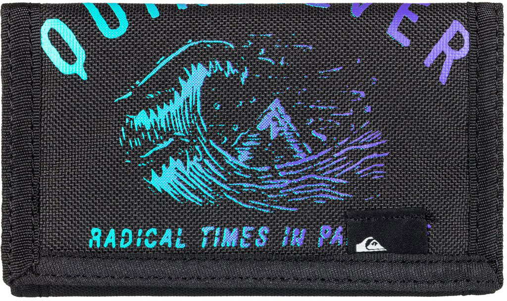 Кошелек мужской Quiksilver The Everyday, цвет: черный. EQYAA03468-KVJ0EQYAA03468-KVJ0 Кошелек мужской Quiksilver The Everyday, цвет: черный. EQYAA03468-KVJ0EQYAA03468-KVJ0Мужской кошелек от Quiksilver выполнен из полиэстера и оформлен оригинальным принтом. У модели складной дизайн, три секции, внешний кармашек для мелочи на молнии, много отделений для карточек, отделение для банкнот. Застегивается на липучку.