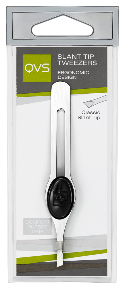 QVS Пинцет со скошенными кончиками SLANT TIP TWEEZERS10-1443 QVS Пинцет со скошенными кончиками SLANT TIP TWEEZERS10-1443ЭРГОНОМИЧНЫЙ ДИЗАЙН Классические скошенные кончики Удобный резиновый держатель СКОШЕННЫЕ КОНЧИКИ: Идеальная универсальная форма для плотного захвата и точного удаления волосков. ПРИМЕНЕНИЕ: Лучшее время для коррекции бровей - после приема ванны или душа. Захватите волосок пинцетом у самого основания и быстрым движением выдерните его по направлению роста.