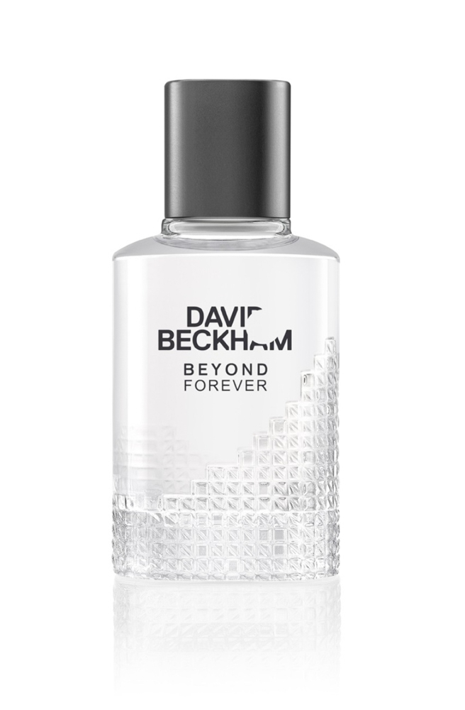David Beckham Beyond Forever Туалетная вода мужская 90 мл спрей32278500000 David Beckham Beyond Forever Туалетная вода мужская 90 мл спрей32278500000Композиция построена на изящных, пряных оттенках, соединенных с цитрусами над мужественным и элегантным сердцем и древесно-кожаной базой. Новый аромат нацелен на динамичного, элегантного и уверенного в себе мужчину и отражает энергию, энтузиазм и страсть Бекхэма. Аромат открывается пряным, радостным союзом мускатного ореха и элеми со свежими нюансами, за которые отвечает бергамот. Средний аккорд добавляет аромату элегантности за счет фиалки, а цветок бессмертника обеспечивает особенный и уникальный характер, аккорд добавляет аромату элегантности за счет фиалки, а цветок бессмертника обеспечивает особенный и уникальный характер, уравновешенный аккордом папоротника. Верхняя нота: мускатный орех, элеми, бергамот. Средняя нота: фиалка, бессмертник, папоротник. Шлейф: ветивер, пачули, мох. Композиция построена на изящных, пряных оттенках, соединенных с цитрусами над мужественным и элегантным сердцем и древесно-кожаной базой. Дневной и вечерний аромат.