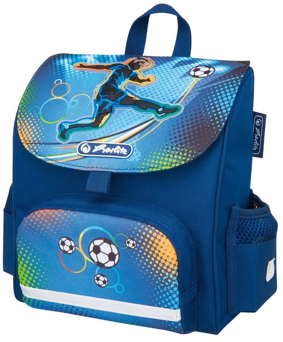 Herlitz Ранец дошкольный Mini Softbag Soccer50008155 Herlitz Ранец дошкольный Mini Softbag Soccer50008155Небольшой ранец Herlitz Mini Softbag Soccer с эргономичной спинкой предназначен для дошкольников. Уплотненные регулируемые лямки позволяют равномерно распределить нагрузку, не нагружая позвоночник. Модель изготовлена из полиэстера с водоотталкивающей пропиткой. Светоотражающие полоски (на лямках, переднем и боковых карманах) из материала 3M Scotchlite обеспечивают безопасность ребенка в темное время суток. Изделие содержит одно отделение. В наружный передний карман на молнии поместятся карандаши, пенал с письменными принадлежностями. Два боковых кармана подходят для хранения личных вещей. Ранец Herlitz Mini Softbag Soccer компактный и легкий.