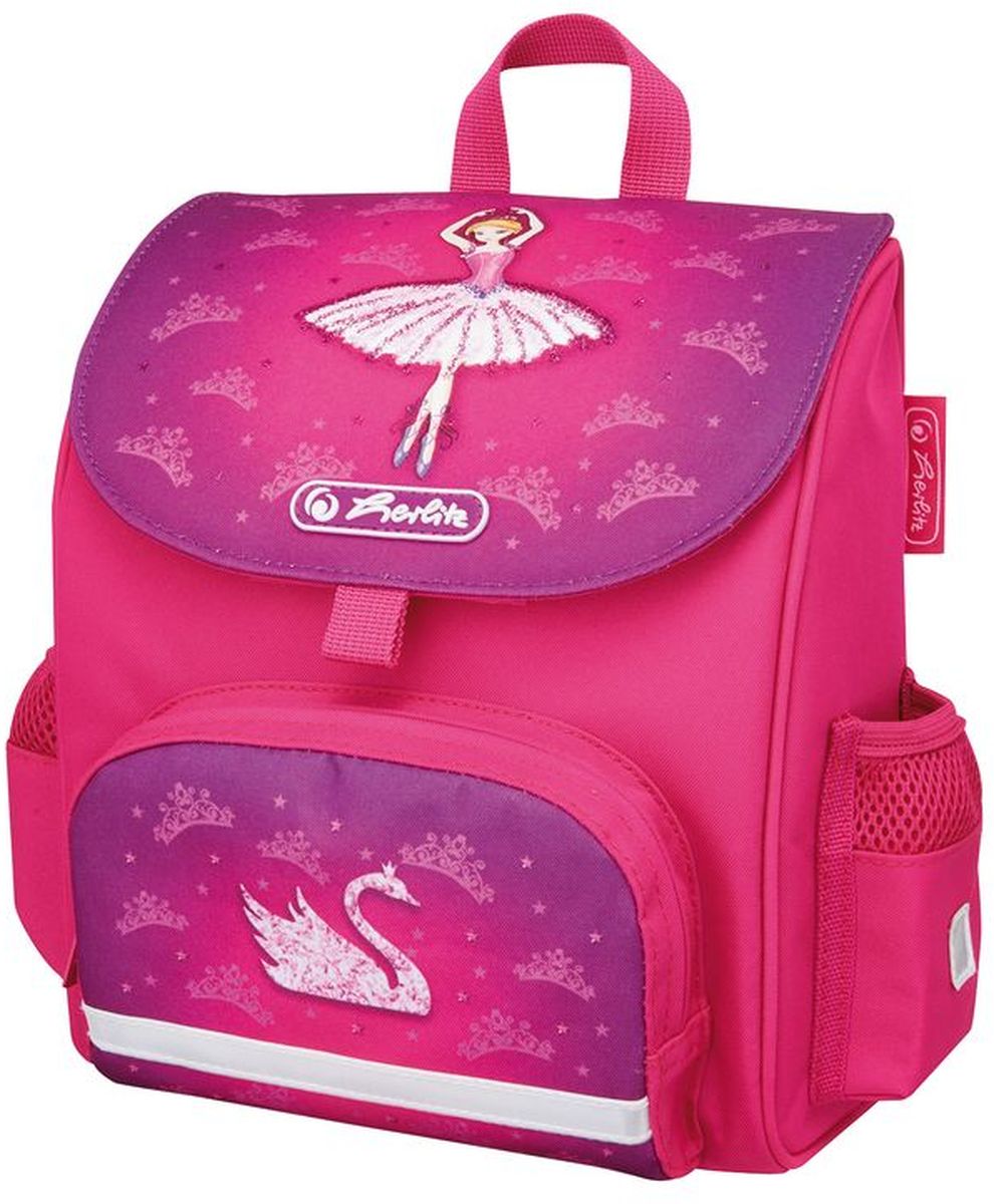 Herlitz Ранец дошкольный Mini Softbag Ballerina50008179 Herlitz Ранец дошкольный Mini Softbag Ballerina50008179Небольшой ранец Herlitz Mini Softbag Ballerina с эргономичной спинкой предназначен для дошкольников. Уплотненные регулируемые лямки позволяют равномерно распределить нагрузку, не нагружая позвоночник. Модель изготовлена из полиэстера с водоотталкивающей пропиткой. Светоотражающие полоски (на лямках, переднем и боковых карманах) из материала 3M Scotchlite обеспечивают безопасность ребенка в темное время суток. Изделие содержит одно отделение. В наружный передний карман на молнии поместятся карандаши, пенал с письменными принадлежностями. Два боковых кармана подходят для хранения личных вещей. Ранец Herlitz Mini Softbag Ballerina компактный и легкий.