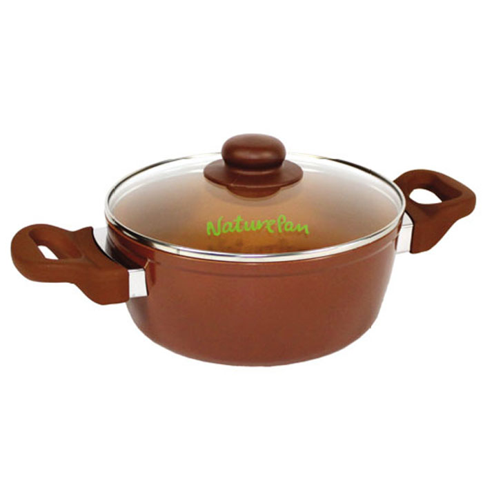 Кастрюля NaturePan Ceramic с крышкой, с керамическим покрытием, 2 лCrC20 Кастрюля NaturePan Ceramic с крышкой, с керамическим покрытием, 2 лCrC20Кастрюля NaturePan Ceramic выполнена из высококачественного алюминия с керамическим антипригарным покрытием. Покрытие абсолютно безопасно для здоровья, не содержит вредных веществ. Кастрюля оснащена удобными пластиковыми ручками с противоскользящим покрытием, которые не нагреваются. Жаропрочная стеклянная крышка плотно прилегает к краям посуды, имеет отверстие для выхода пара и металлический обод. Она позволяет следить за процессом приготовления пищи без потери тепла.