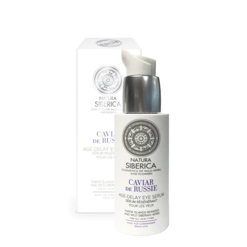 Natura Siberica Estonia Copenhagen Сыворотка для глаз продление молодости Caviar de Russie 30мл086-13-16613 Natura Siberica Estonia Copenhagen Сыворотка для глаз продление молодости Caviar de Russie 30мл086-13-16613Natura Siberica Estonia Copenhagen Сыворотка для глаз продление молодости Caviar de Russie делает кожу более гладкой, сокращает глубину морщин. Экстракт черной икры, известен своими омолаживающими свойствами, богат протеинами, минералами и витаминами, помогает замедлить процессы старения кожи, восстанавливая процессы обновления кожи и производство коллагена. Низкомолекулярные и высокомолекулярные гиалуроновые кислоты увлажняют кожу, восстанавливают естественную способность кожи сохранять влагу, создают эффект лифтинга и улучшает эластичность кожи. Комплекс активных пептидов восстанавливает естественную выработку коллагена. Комплекс аминокислот делает кожу мягкой и нежной. Дикорастущие Сибирские травы содержат витамины, сапонины, фитонциды и танины, которые успокаивают кожу, делают кожу более гладкой. Водоросли Фарерских островов богаты витаминами А, В1, В2, В6, В12, С, Е, микроэлементами и йодом, они способствую глубокому питанию кожи и восстановлению естественного водного баланса.