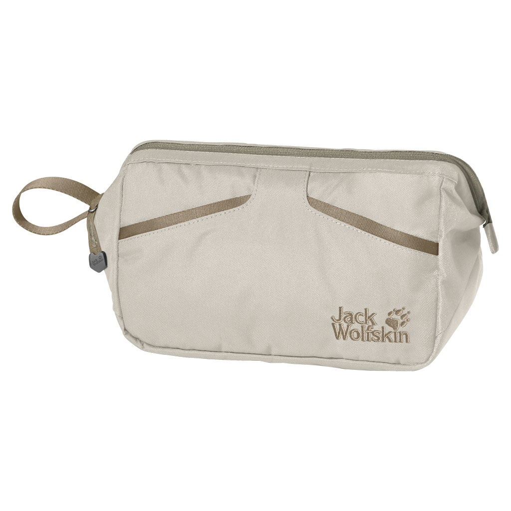 Несессер женский Jack Wolfskin Space Talent Washbag, цвет: бежевый. 8002331-55058002331-5505 Несессер женский Jack Wolfskin Space Talent Washbag, цвет: бежевый. 8002331-55058002331-5505Удивительная вместимость для ванной комнаты в путешествии: в несессере много места для умывальных принадлежностей, кремов и прочего. Особо практична вынимающаяся, прозрачная косметичка. С ней вы чувствуете себя свободнее, упаковывая вещи. Основное отделение несессера легко стоит в открытом состоянии, когда вы им пользуетесь благодаря конструкции саквояжа, как в старых врачебных сумках.