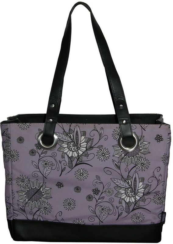 Термосумка Thermos Raya 24 Can Tote, цвет: фиолетовый, 17 л420961 Термосумка Thermos Raya 24 Can Tote, цвет: фиолетовый, 17 л420961Модели серии «Raya» легкие, прочные и компактные, предназначены для сохранения свежести и температуры продуктов, а также косметических и лекарственных средств в самых различных ситуациях. Для ежедневного применения сумку можно использовать для быстрого ланча, в поездке — для перевозки косметических и лекарственных средств, требующих поддержания определенных температурных условий хранения, а знойным летом на пляже ваша сумка «Raya» позволит уберечь мелкую электронную технику от воздействия прямых солнечных лучей. Модели выполнены в ярких розовых и голубых цветах с современным дизайнерским орнаментом, материал устойчив к загрязнениям и выгоранию, удобен в очистке.