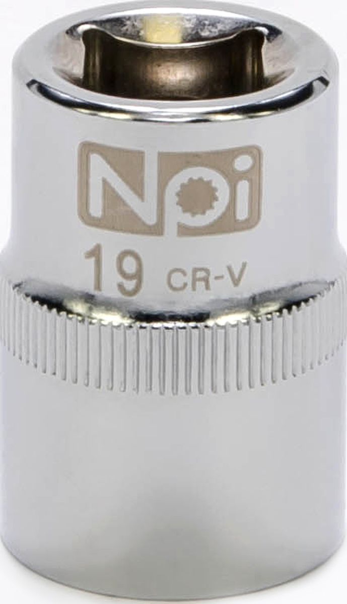Головка торцевая NPI SuperLock, 1/2, 19 мм20019 Головка торцевая NPI SuperLock, 1/2, 19 мм20019Головка торцевая NPI 1/2. Тип 1/2. Торцевая головка NPI применяется с гайковертами, трещетками, воротками. Торцевая головка выполнена по технологии Суперлок. Торцевая головка обеспечивает максимальный крутящий момент по отношению к резьбе и выдерживает ударные нагрузки. Материал - высокопрочная хром-ванадиевая сталь. Соответствует стандарту DIN 3124