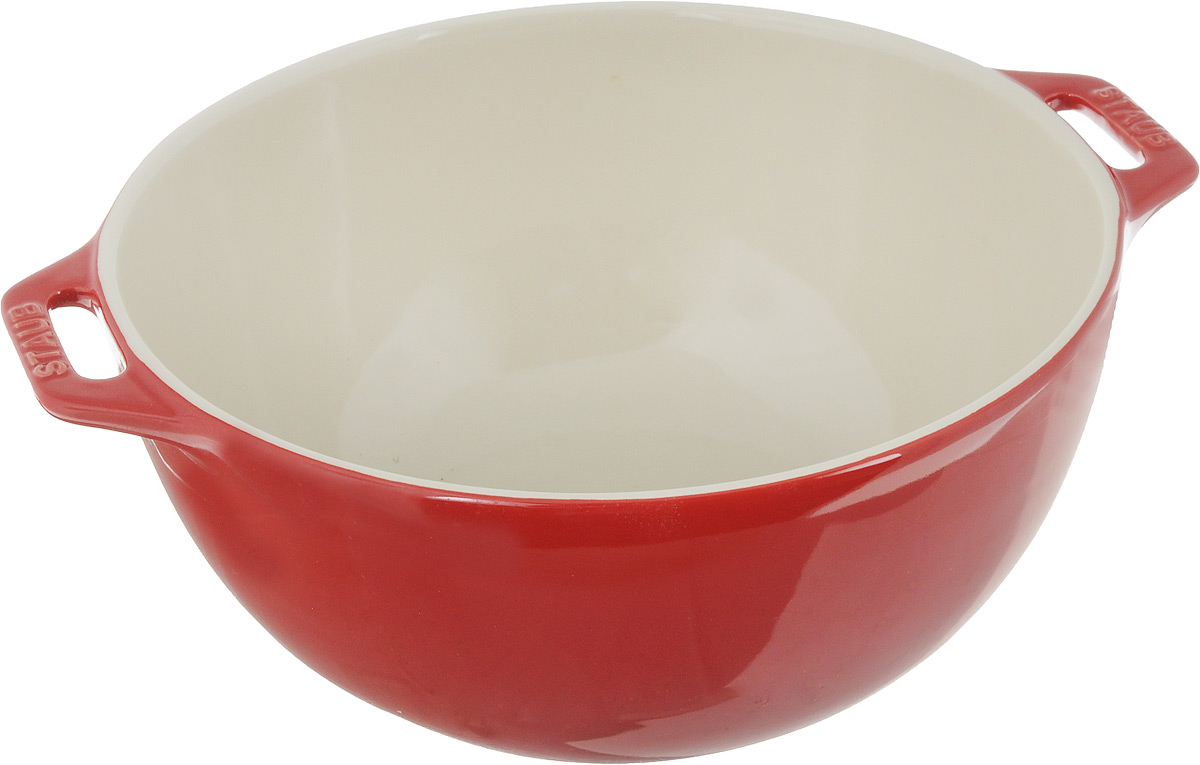 Миска Staub, цвет: вишневый, диаметр 25 см40510-797 Миска Staub, цвет: вишневый, диаметр 25 см40510-797Миска Staub изготовлена из керамики покрытой эмалью. Красивая керамическая миска сможет стать привлекательной частью сервировки вашего стола. Кроме того, в ней вы сможете смешать различные ингредиенты во время приготовления блюд. При приготовлении мяса, рыбы, овощей и т. п. в посуде бренда Staub не только сохраняются все полезные вещества, но и придаются особые вкусовые качества приготовляемой пищи. Подходит для приготовления блюд в духовке или микроволновой печи. Можно мыть в посудомоечной машине. Диаметр миски: 25 см.