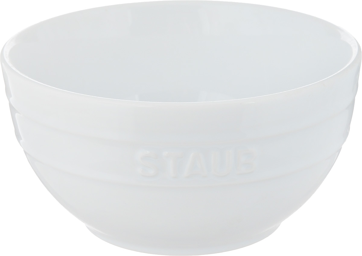 Миска Staub, цвет: белый, диаметр 17 см40511-128 Миска Staub, цвет: белый, диаметр 17 см40511-128Миска Staub изготовлена из глины, покрытой эмалью из стеклянного порошка. Изделие очень функциональное, оно пригодится на кухне для самых разнообразных нужд: в качестве салатника, миски, тарелки. Можно мыть в посудомоечной машине. Можно использовать в духовке, микроволновой печи и морозильной камере. Диаметр миски (по верхнему краю): 17 см. Высота стенки: 9 см. Объем: 1,2 л.