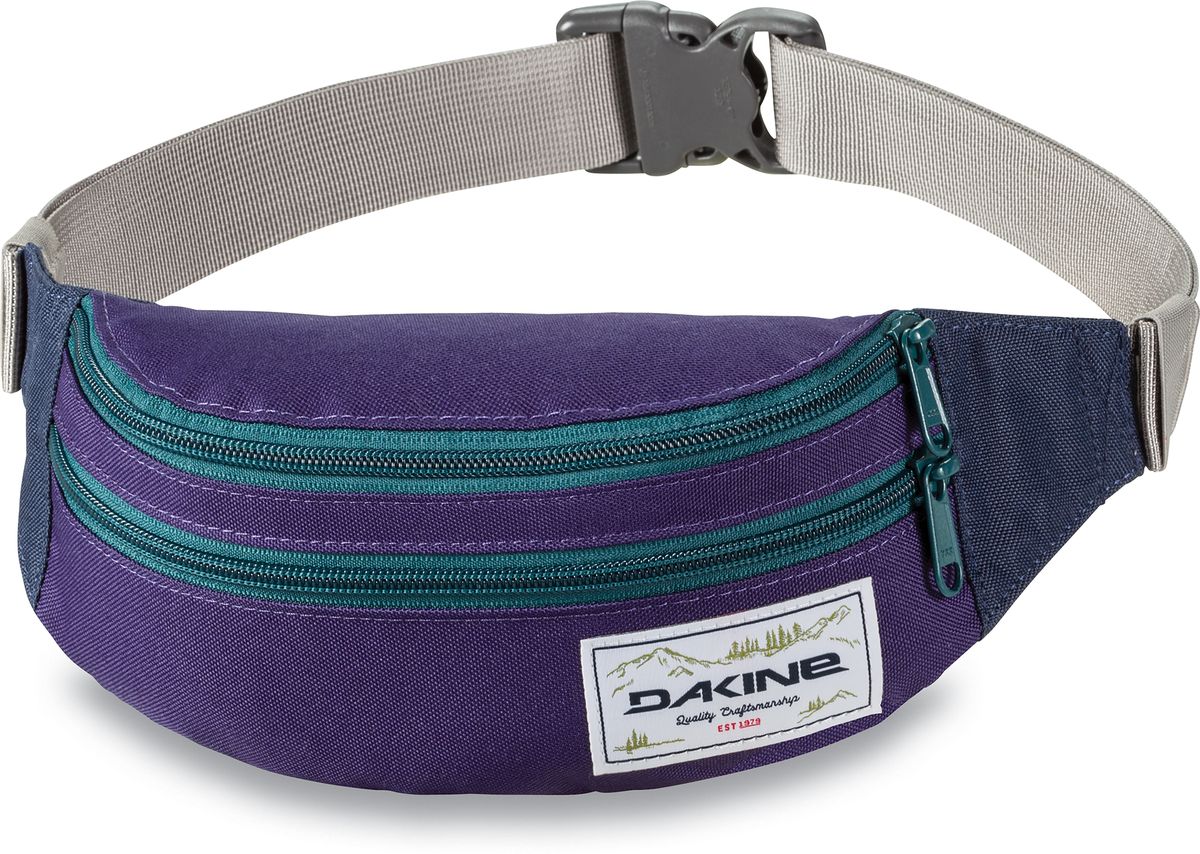 Сумка поясная Dakine Classic Hip Pack Imperial, цвет: сиреневый, 0,6 л. 813020500127097 8130205 Сумка поясная Dakine Classic Hip Pack Imperial, цвет: сиреневый, 0,6 л. 813020500127097 8130205Поясная сумка с двумя отделениями. Регулируемый поясной ремень.